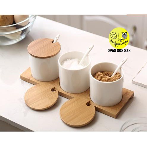 Bộ 3 hũ sứ đựng gia vị kèm khay gỗ-T3A3 | BigBuy360 - bigbuy360.vn