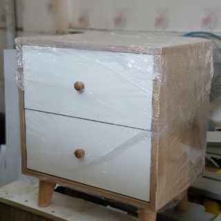 Tủ đầu giường phong cách Châu Âu