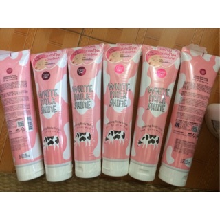 Tẩy da chết toàn thân white milk shine cathy doll 320ml - Thái Lan