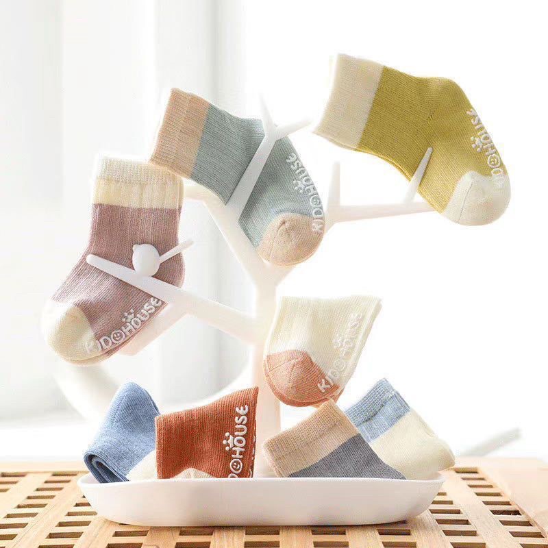 Tất Vớ Chống Trượt Cổ Cao Cho Bé