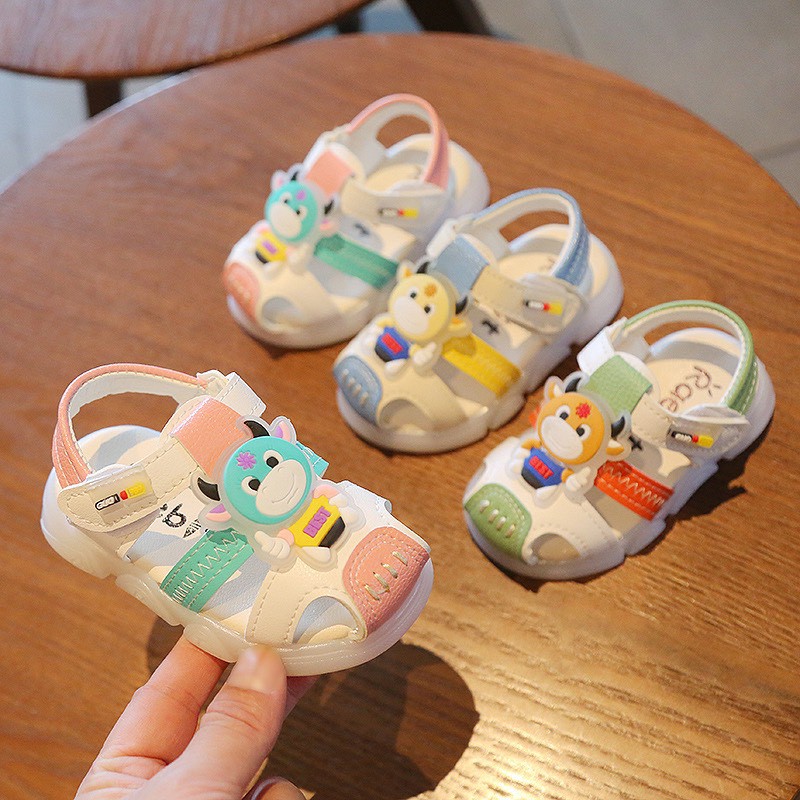 Sandal tập đi icon TRÂU dễ thương, đế mềm, đi êm chống trơn trượt cho bé SDB1-4KIDS