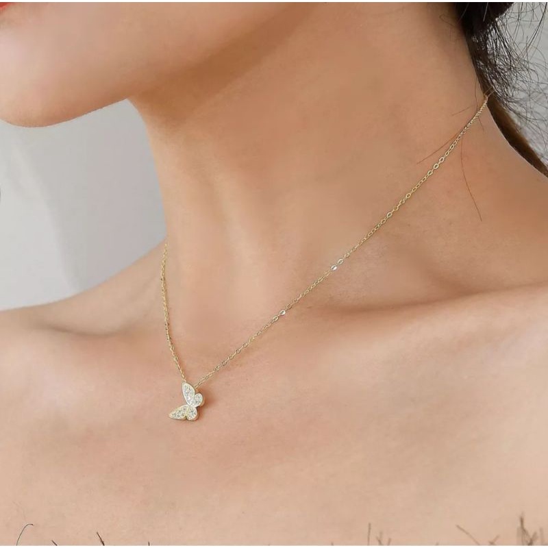 Vòng cổ trang sức mặt hình bướm đinh đá