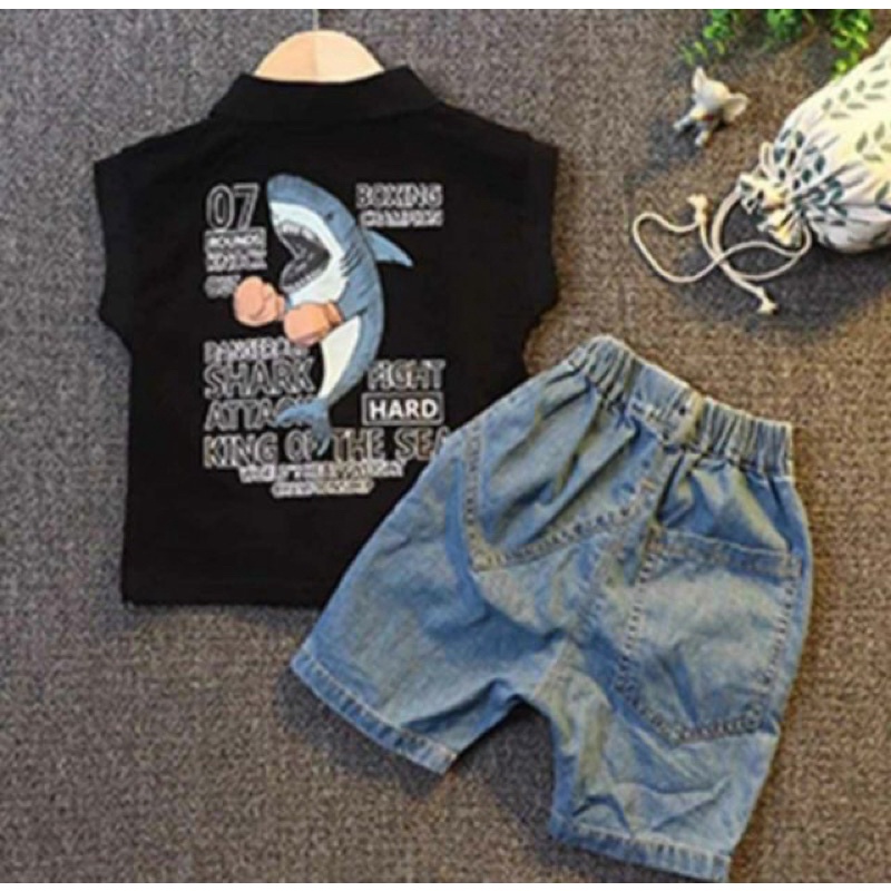 Bộ short polo hoạ tiết cá heo bé trai