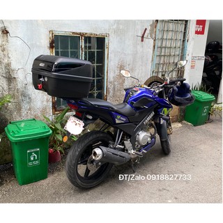 Thùng xe fz 150i , thùng givi b32nb kèm đế, ốc gắn và baga givi fz 150i , hàng givi chính hãng, bảo hành 2 năm