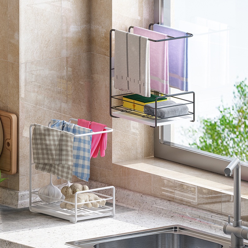 Giá để đồ rửa bát, giá treo khăn lau bếp kèm khay hứng nước thông minh giúp căn bếp được gọn gàng.