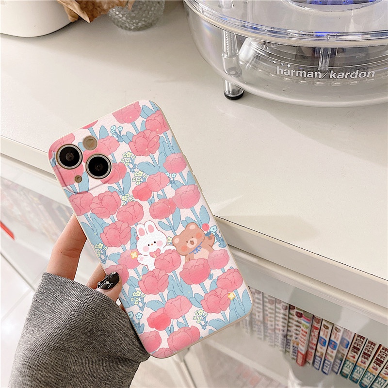 Ốp iphone cạnh vuông Gấu Thỏ giữa vườn hoa tulip cho ip 6/8/7/plus/x/xr/xsmax/12 pro max/11pro max/13 pro max-nt022