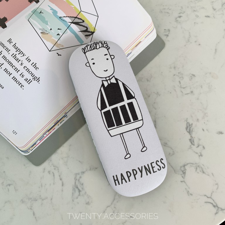 Hộp đựng kính hình nhân vật độc đáo. Ảnh thật