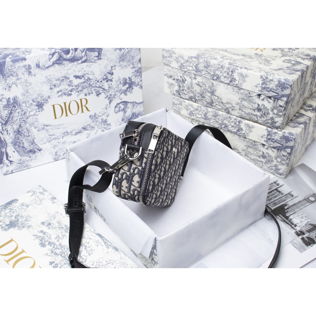 Túi đeo chéo nam cá tính DIOR CD da thật cùng vải canvas trẻ trung