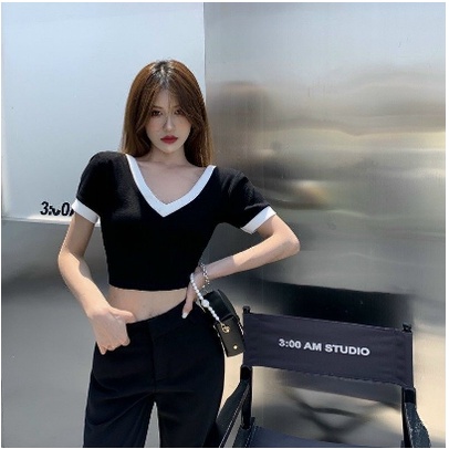 [MÃ TH6739 GIẢM 20% TỐI ĐA 30K ĐƠN TỐI THIỂU 500K]Áo Croptop trễ vai Cổ V Phối Màu