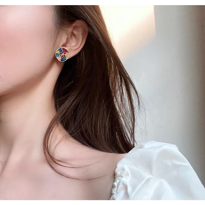 Khuyên tai màu sắc cổ điển - Maben