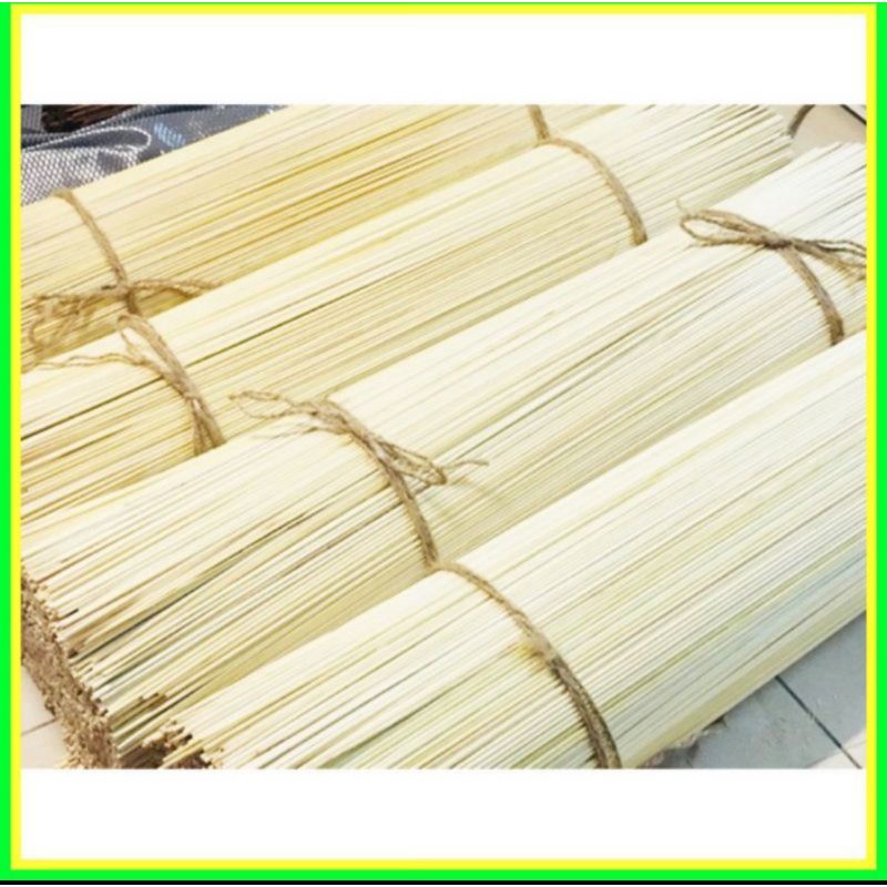 1kg que tre cắm hoa sáp ,hoa nhũ,hoa tiền ,hoa vải. hoa lụa. que cắm giỏ bạn ha kẹo