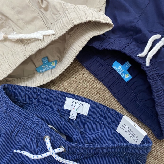 P53 Quần short bé trai kaki Crown & Ivy