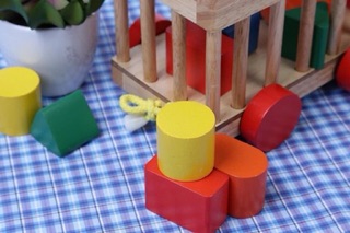 Đồ chơi gỗ xe thả hình mộc cho bé