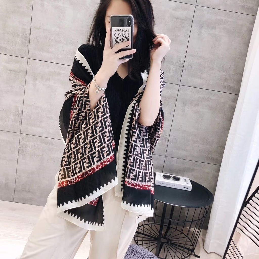 Khăn Choàng Lụa Dài In Chữ Thời Trang Cho Nữ