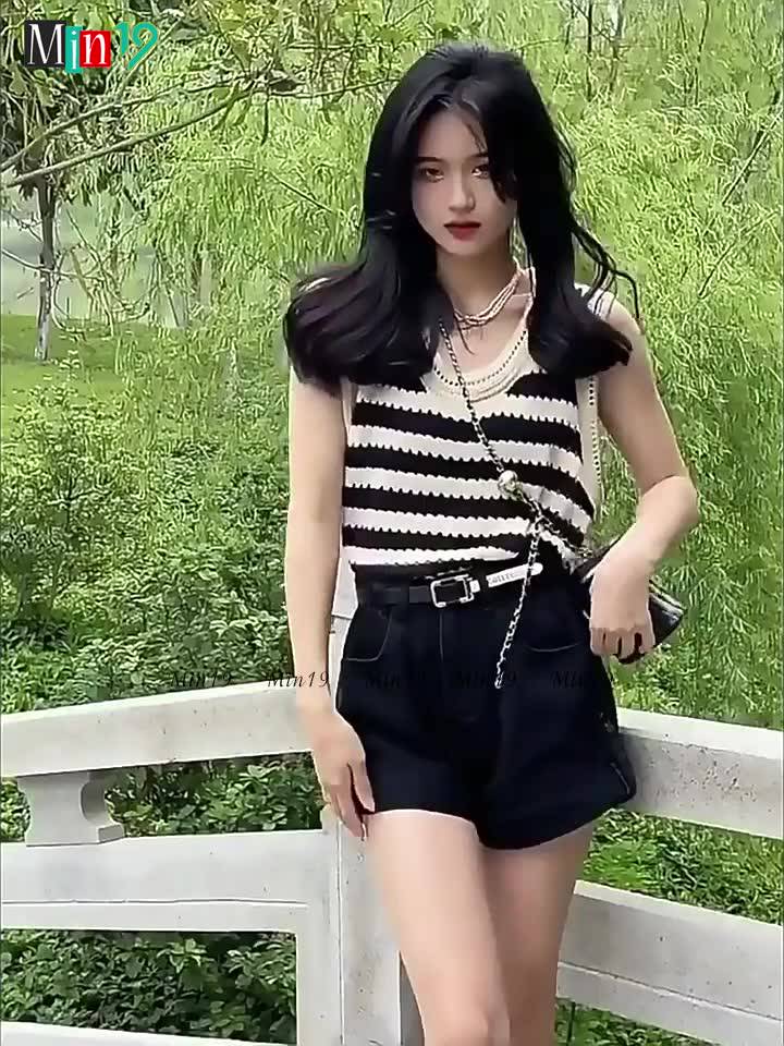 Áo Len Nữ MIN19 Áo Len Mỏng Ba Lỗ Croptop Kẻ Nữ Cổ Tròn Kiểu Hàn Quốc Form Rộng Bigsize Màu Đen Xanh Nâu Thời Trang | BigBuy360 - bigbuy360.vn