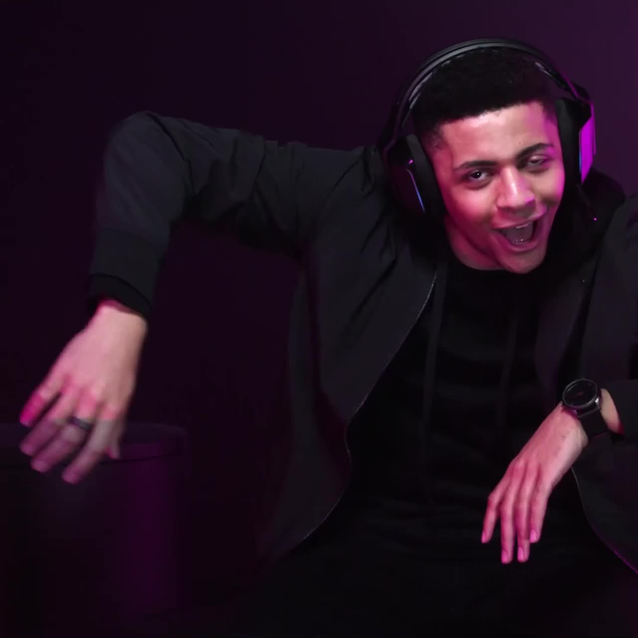 Chuột game có dây Logitech G102 Lightsync - Tùy chỉnh RGB, 6 nút lập trình, nhẹ | BigBuy360 - bigbuy360.vn