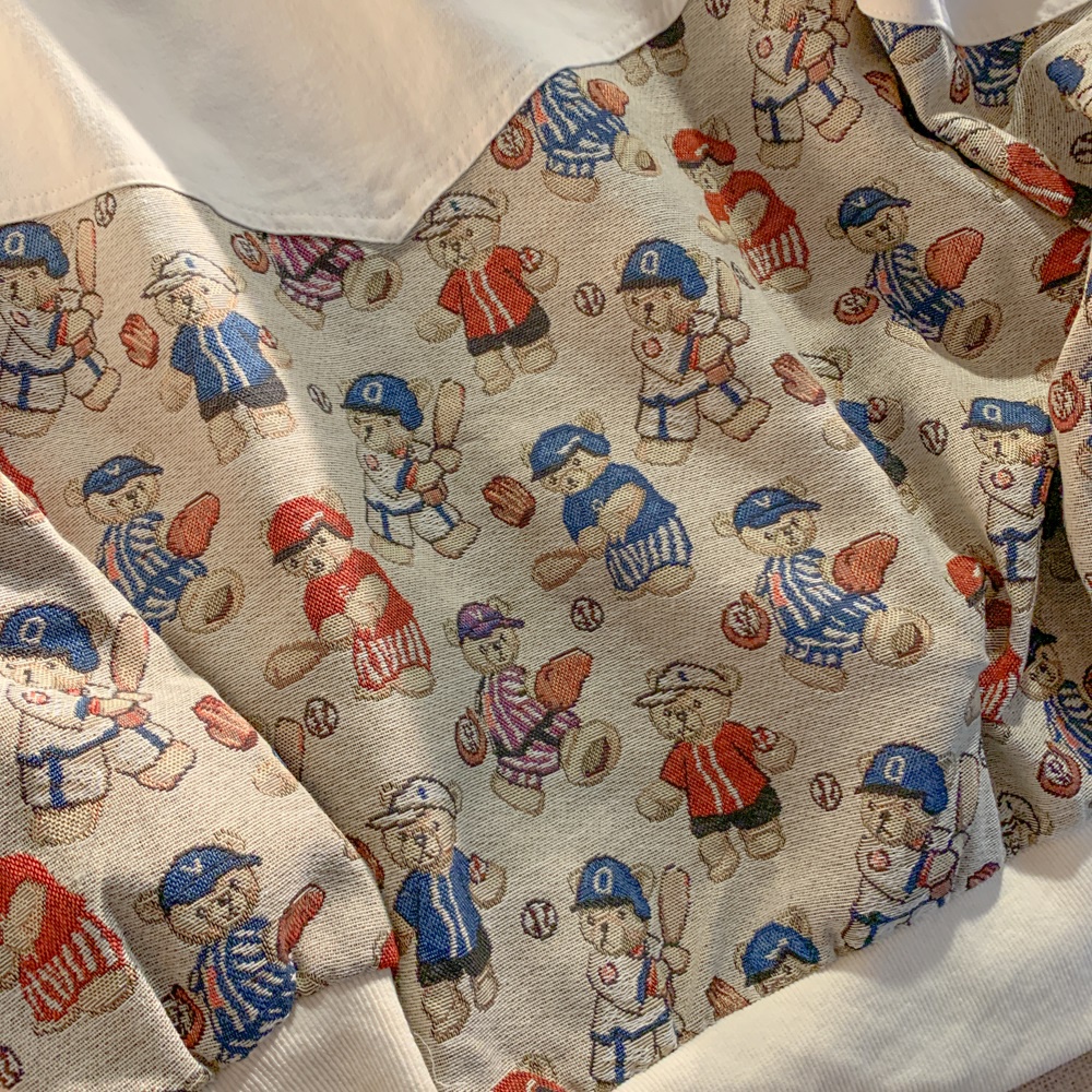 Áo khoác tay dài dáng rộng thêu hình chú gấu kiểu cổ điển đáng yêu | BigBuy360 - bigbuy360.vn