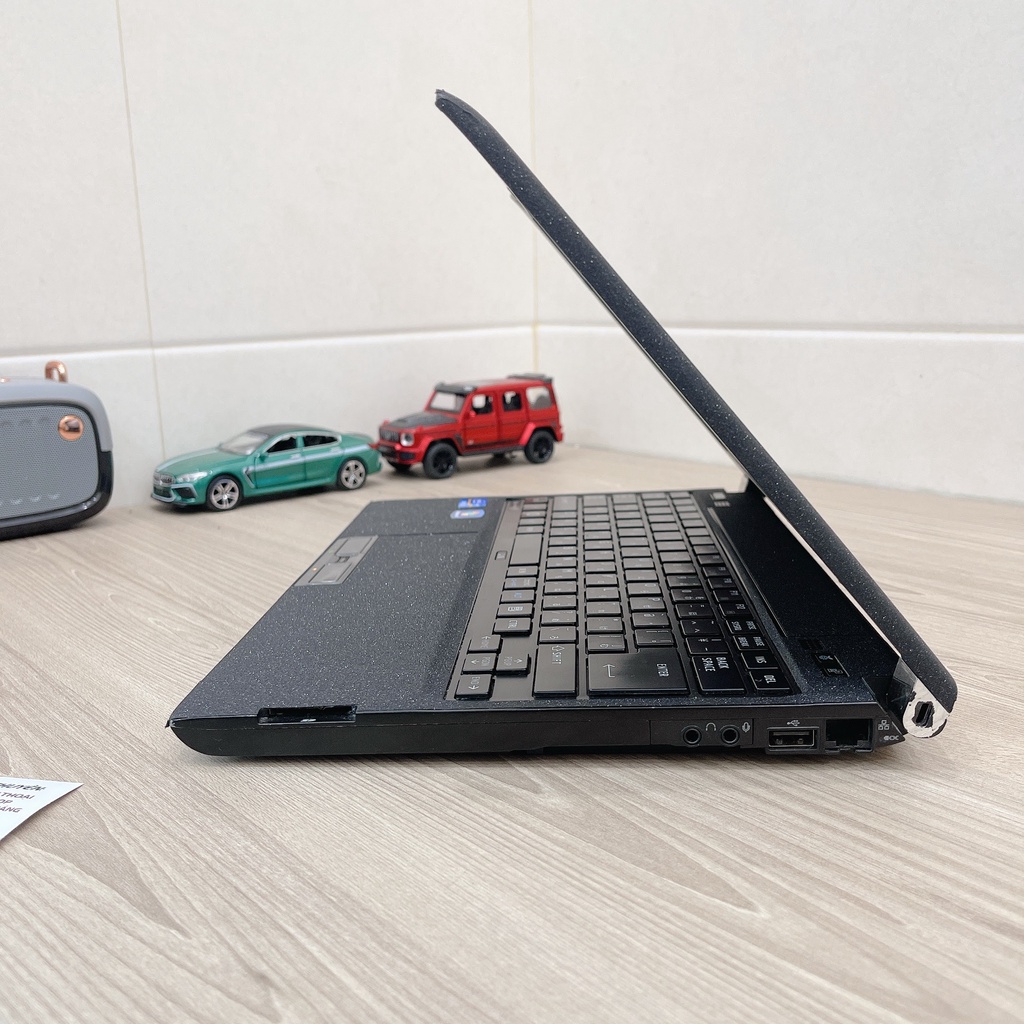 Laptop Toshiba Portege R731 siêu mỏng nhẹ - i5 2520 Ram 4G SSD 120G