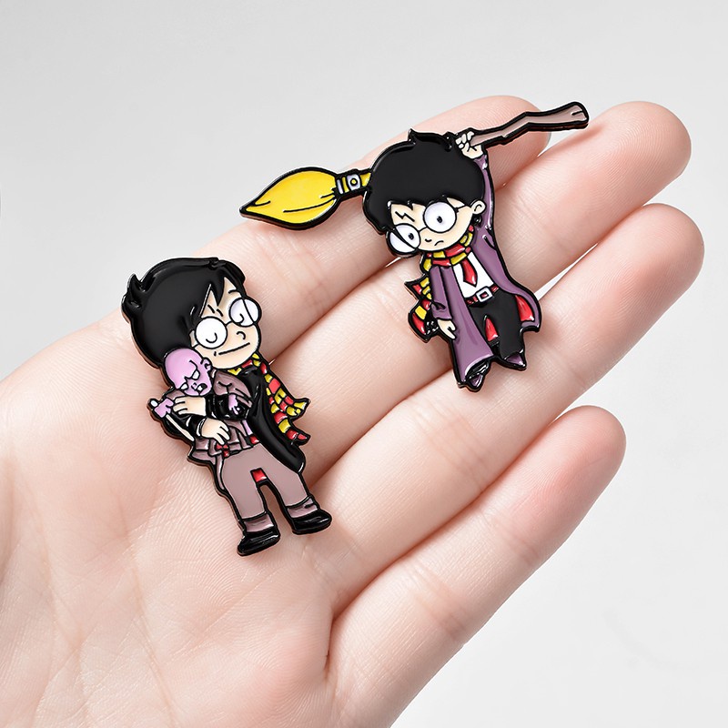 Huy hiệu tráng men QIHE JEWELRY 11 mẫu tùy chọn hoạt hình phù thủy Harry Potter gắn balo cổ áo