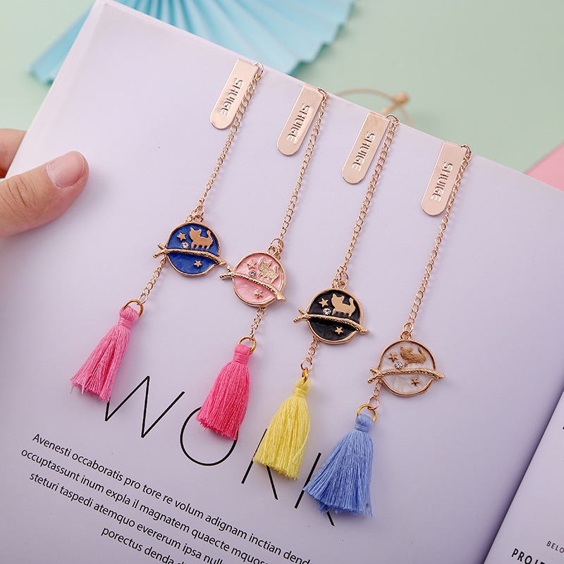 1 Thẻ Đánh Dấu Trang Sách Hình Mèo Xương Cá Phối Tua Rua Bằng Kim Loại Nhỏ Xinh Sáng Tạo