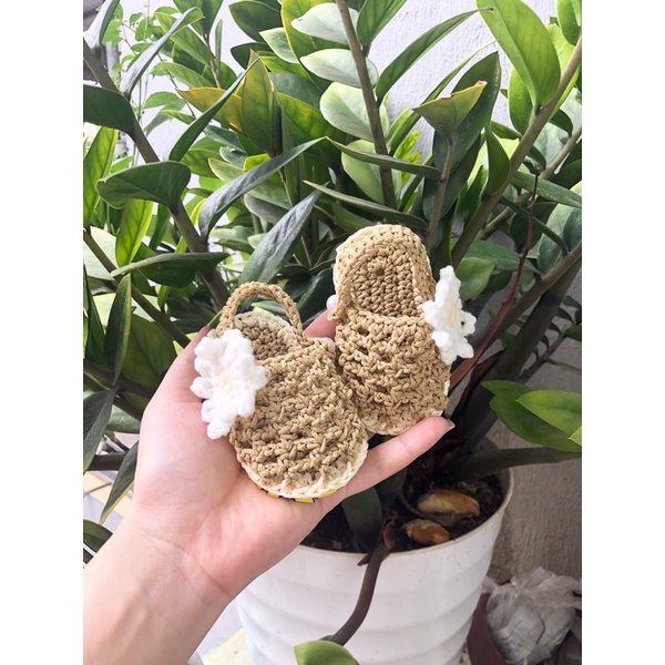 Sandan hoa cúc cho bé gái