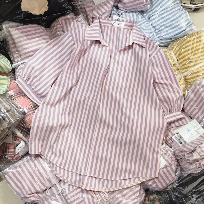 LOVI SHOP- Áo sơ mi kẻ sọc cổ V 4 màu tay phồng nhẹ