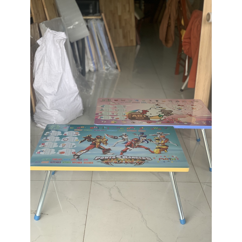Bàn Học Sinh Chân Ống Kích Thước 50x70x30cm (RxDxC)