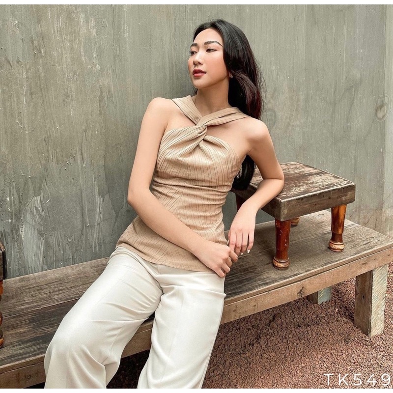 Áo nữ ôm cổ yếm xoắn form dài 3 màu đen, trắng, nude size S,M Np shop