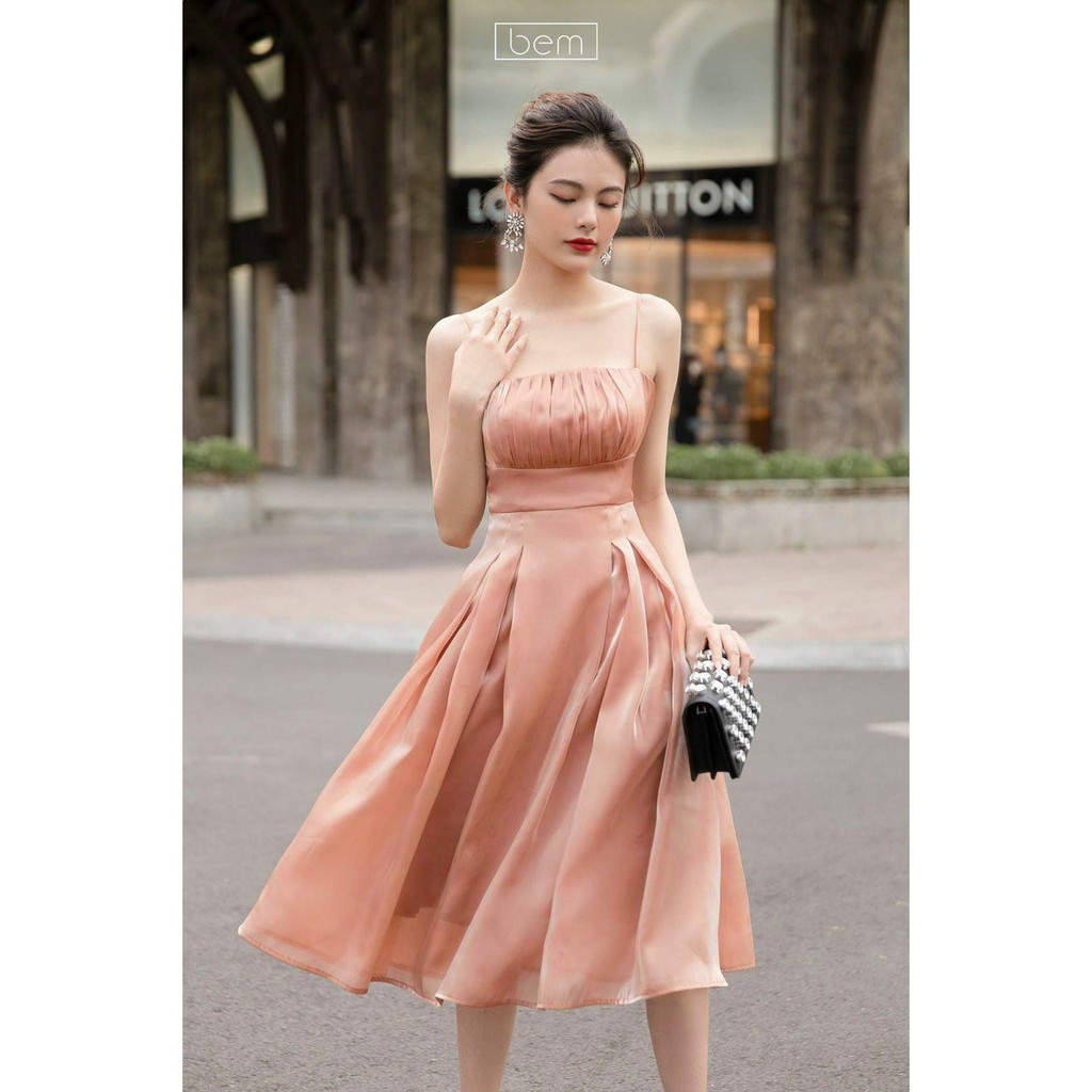 [Freeship 50K] Mẫu hottrend -Đầm xoè hoa cổ yếm dây đen | BigBuy360 - bigbuy360.vn