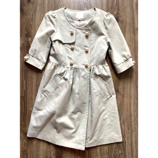 Sale áo khoác khaki kiêm váy 2 trong 1 size S hiệu HongKong