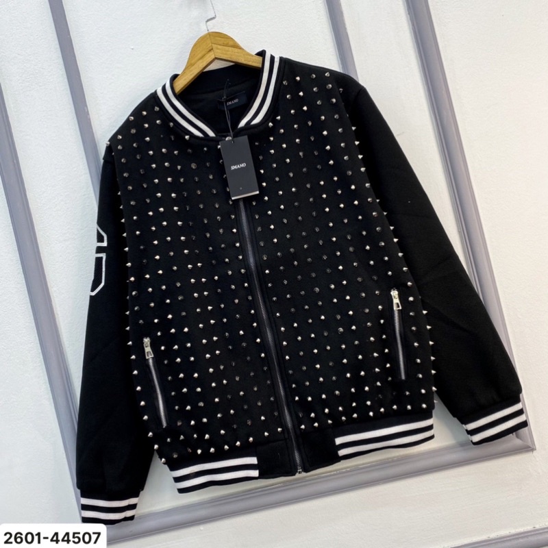 Aos khoacnam nữquản châu mẫu mới được  dính đá dinh màu đen không bao giờ hết hót thoải mái cho an em dạo phố hàng quảng