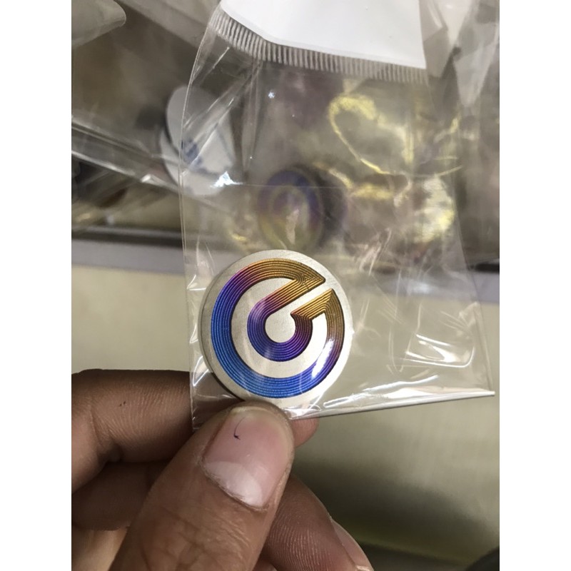 Tem logo titan trang trí xe