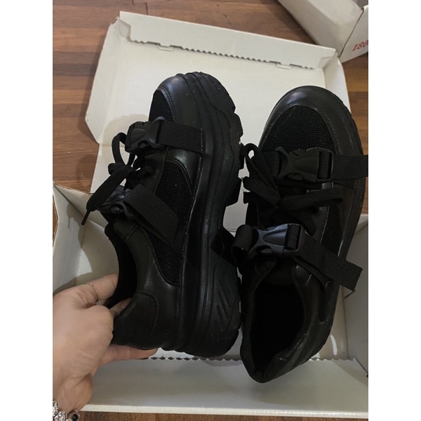 Giày độn đế size 38