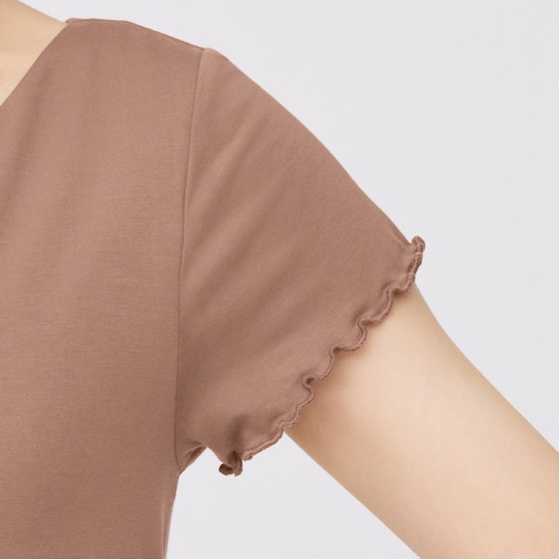 Bộ quần áo cộc nữ cổ tim liền cup ngực dễ thương của Gu - Nhật