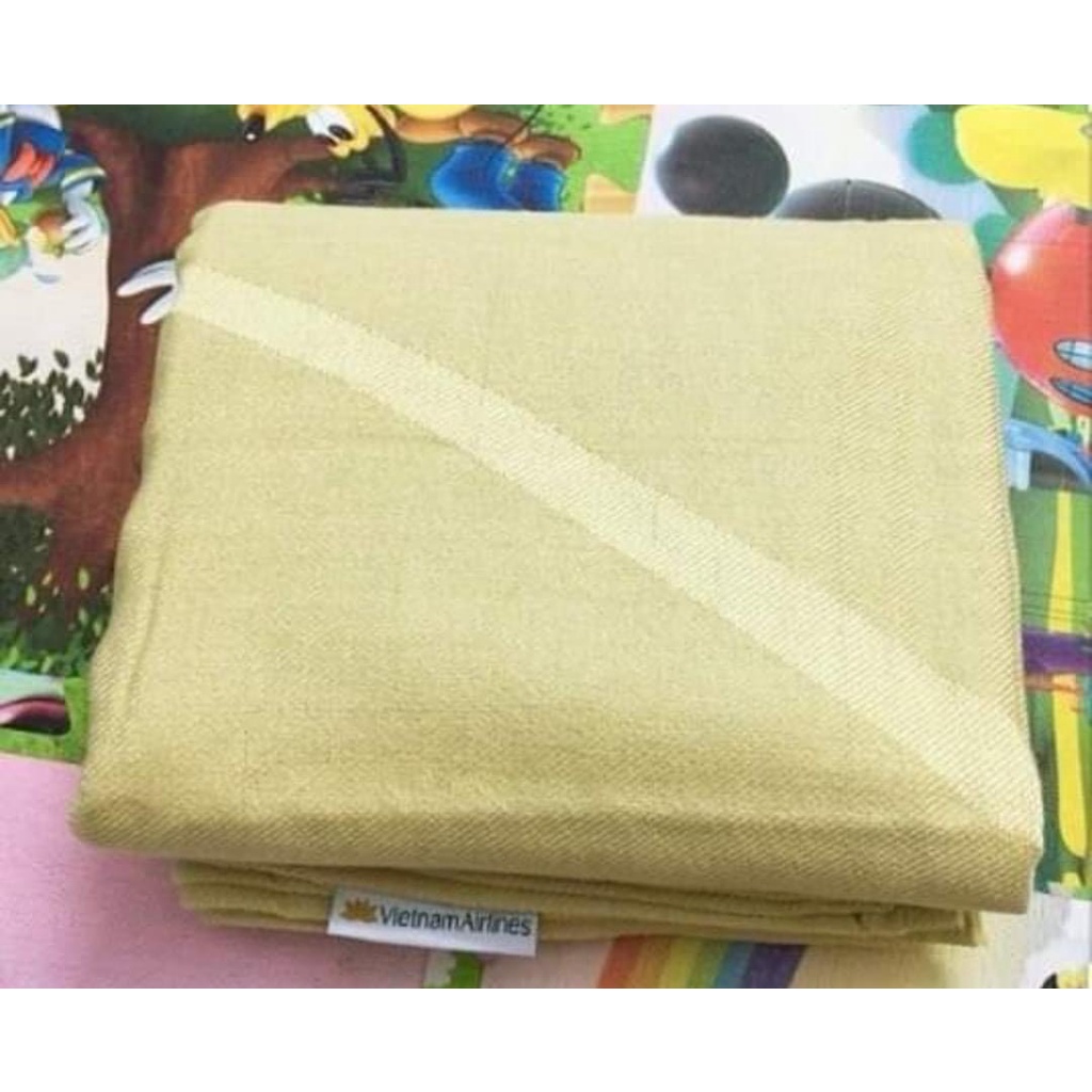 Chăn văn phòng víp vàng lụa mềm m3x2m dùng 4 mùa khoang thương gia