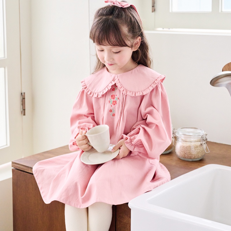 Váy thêu hoa cổ tròn Bebezoo cho bé gái BEB3OP106