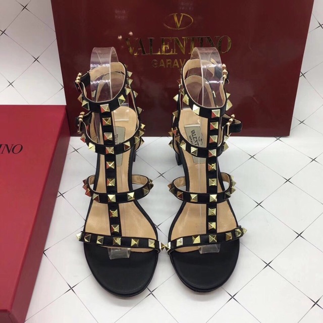 Valentino sale