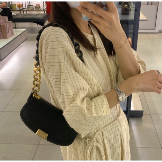 Túi Xách CK2- Phong Cách Mới Cho Nữ20270892 Áo Lót Một Dây Hở Vai Phối Chuỗi Socola Thời Trang Cho Nữ