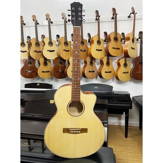 Đàn guitar acoustic top solid có ty chỉnh cần đàn. Âm thanh hay. Kèm phụ kiện