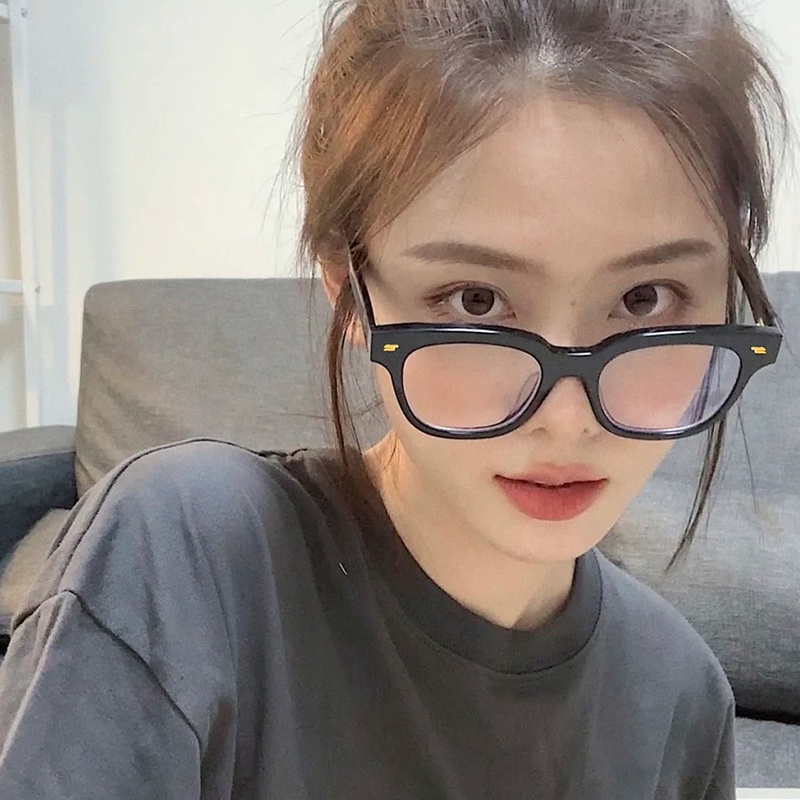 Kính Mát Gọng Tr90 Chống Bức Xạ Và Tia Bức Xạ