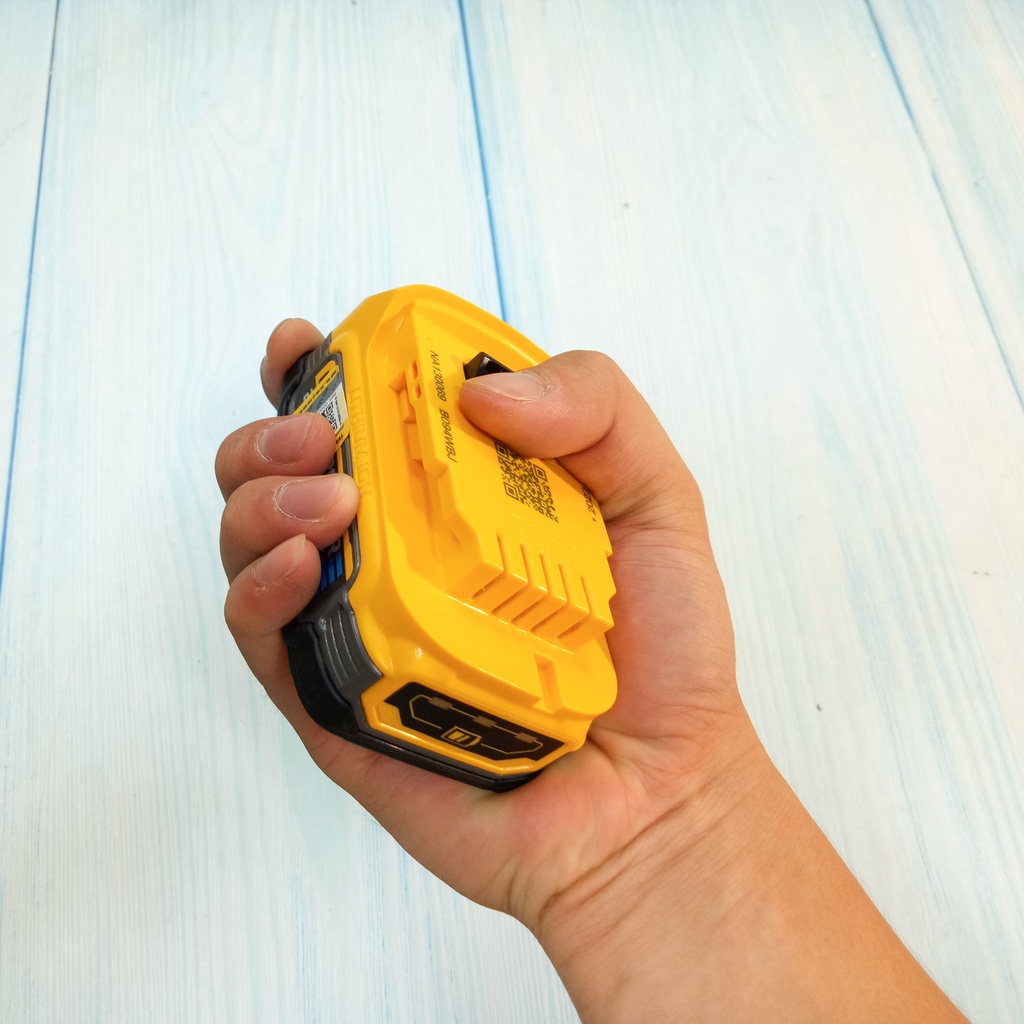 Pin DEWALT Cell mới POWERSTACK 20V 1.7AH pin DCBP034 chính hãng nghe moc