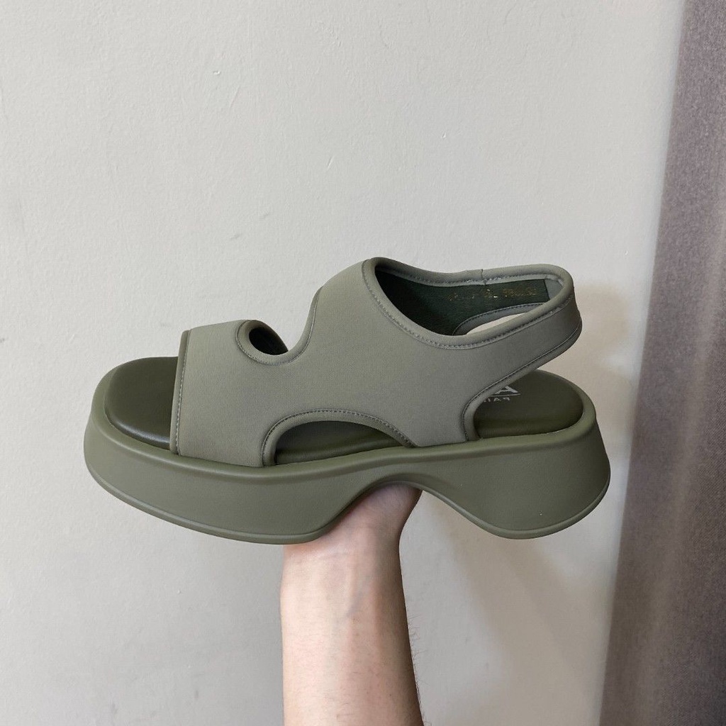 Sandal Thể Thao Đế Dày Thiết Kế Mới Thời Trang Dành Cho Mùa Hè