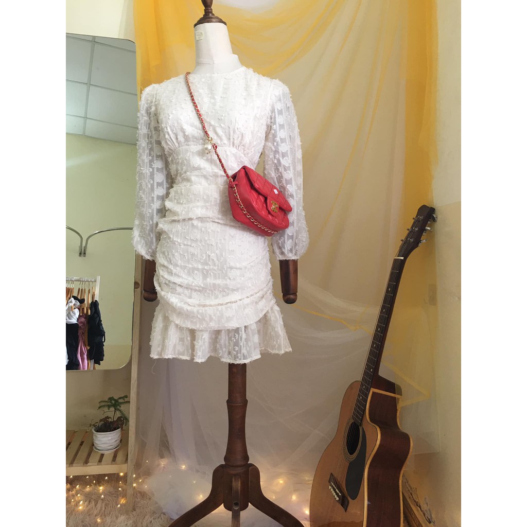 Đầm body trắng,hai dây thắt eo