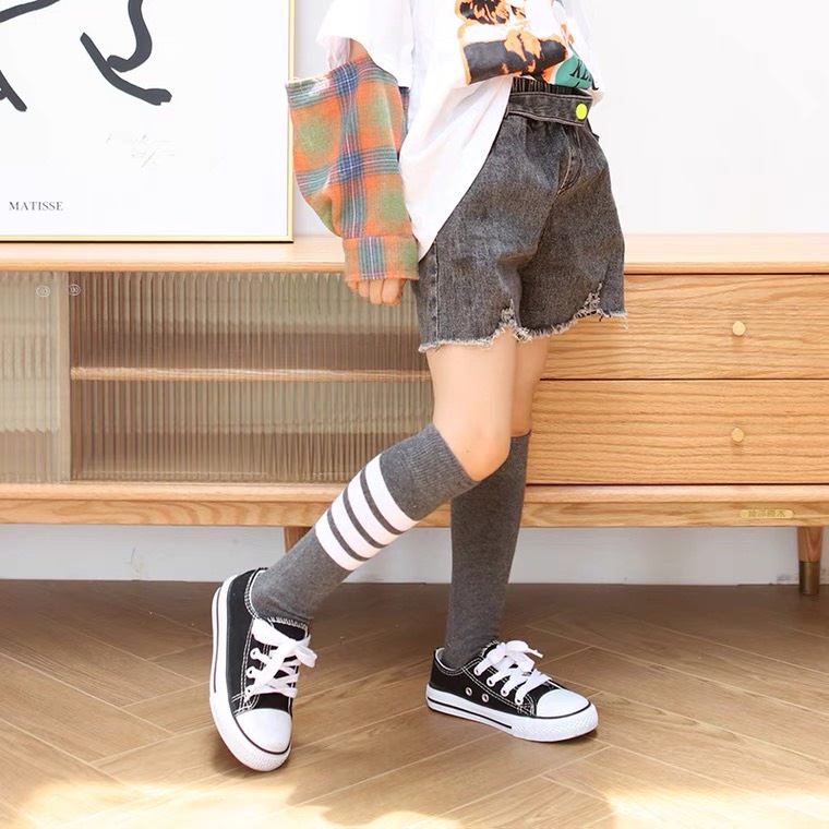 Tất gối Hãng Thom cho bé kẻ sọc phong cách Streestyle