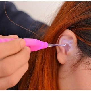 Dụng cụ lấy ráy tai có đèn