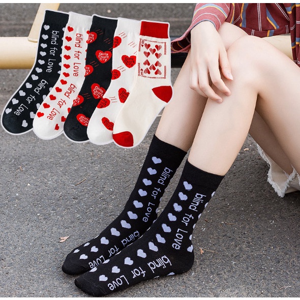 Vớ nữ hình trái tim phong cách Hàn Quốc siêu dễ thương và xinh xắn.