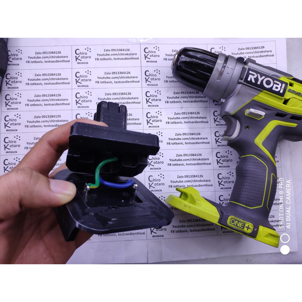 Đế chuyển chân khoan, vit Ryobi 18V One+ sang dùng hộp pin cài Makita LXT