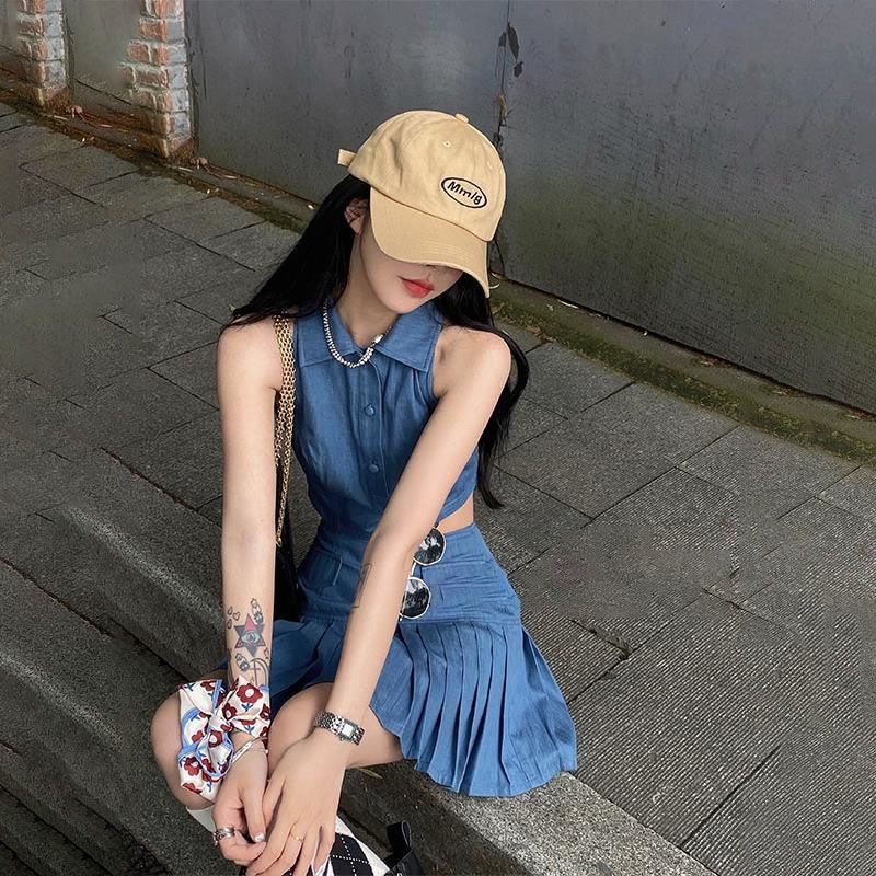 Set Áo yếm cổ bẻ polo + chân váy xếp ly kaki oder taobao