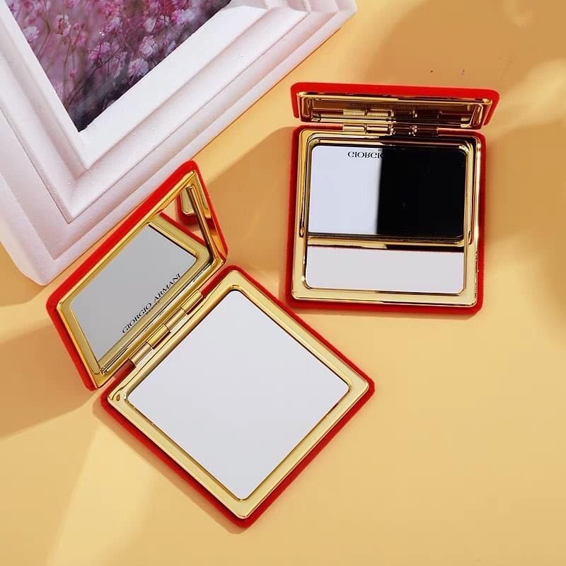 Gương cầm tay Giorgio Armani