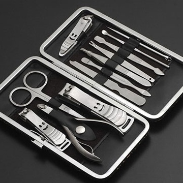 Bấm móng tay 12 món đa năng chất liệu thép, bộ cắt móng tay thiết kế nhỏ gọn đầy đủ chức năng kèm hộp bằng da Angola